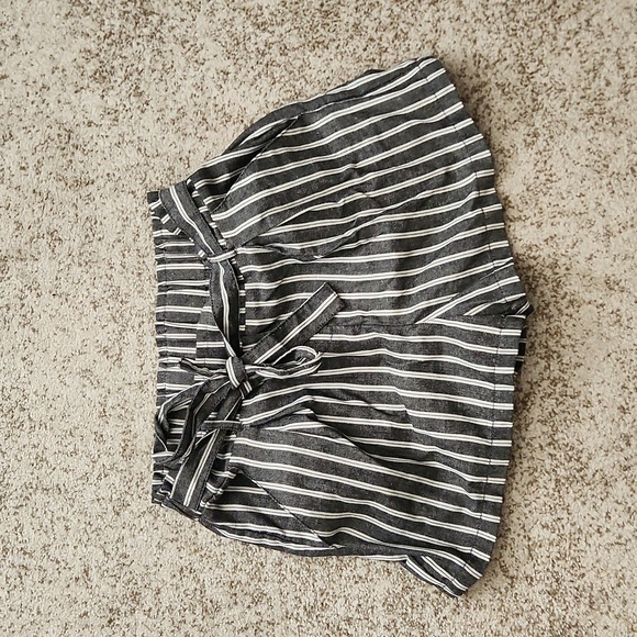 Ci Sono Pants - Linen Tie Waisted Shorts
